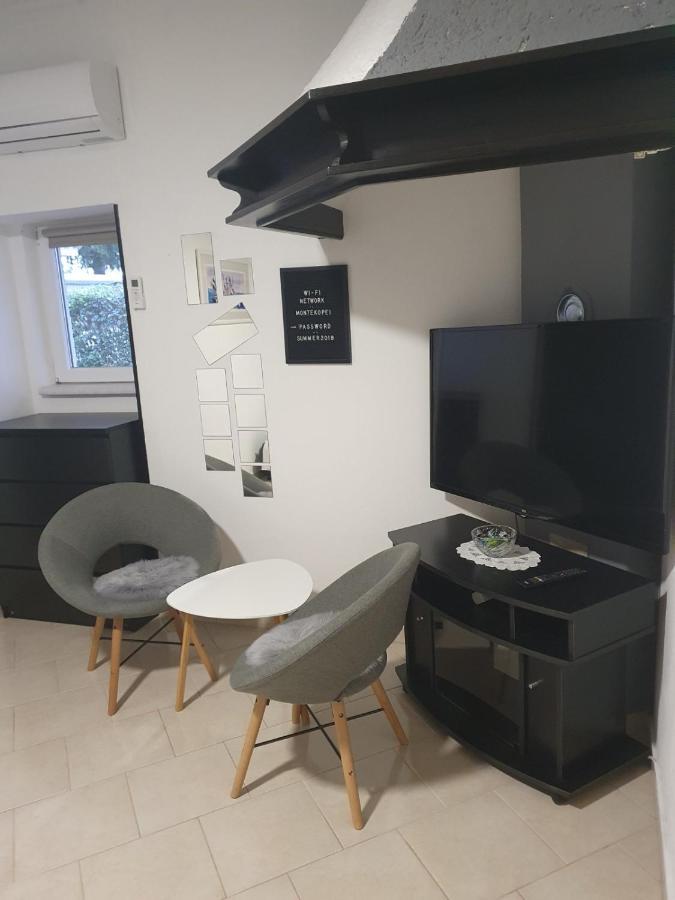 Artemida Apartment Медулин Екстериор снимка