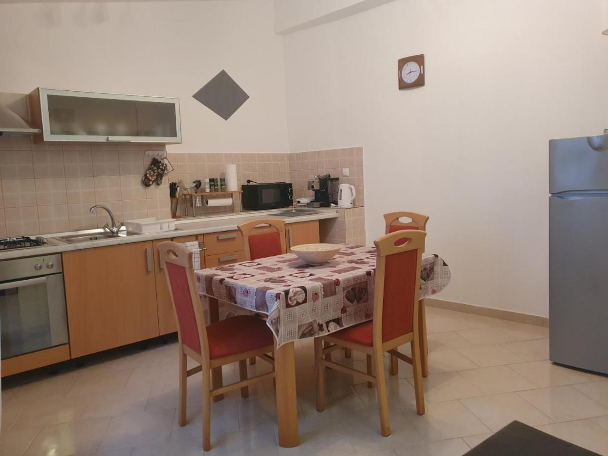 Artemida Apartment Медулин Екстериор снимка